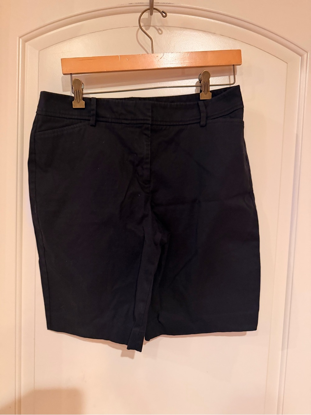 Talbots Perfect Short size 6 Black EUC